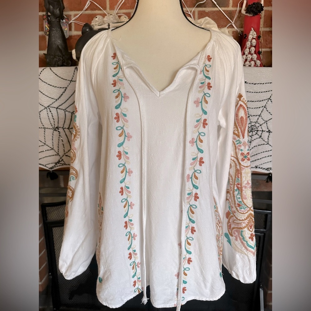 Savanna Jane white embroidered boho peasant blouse size  medium